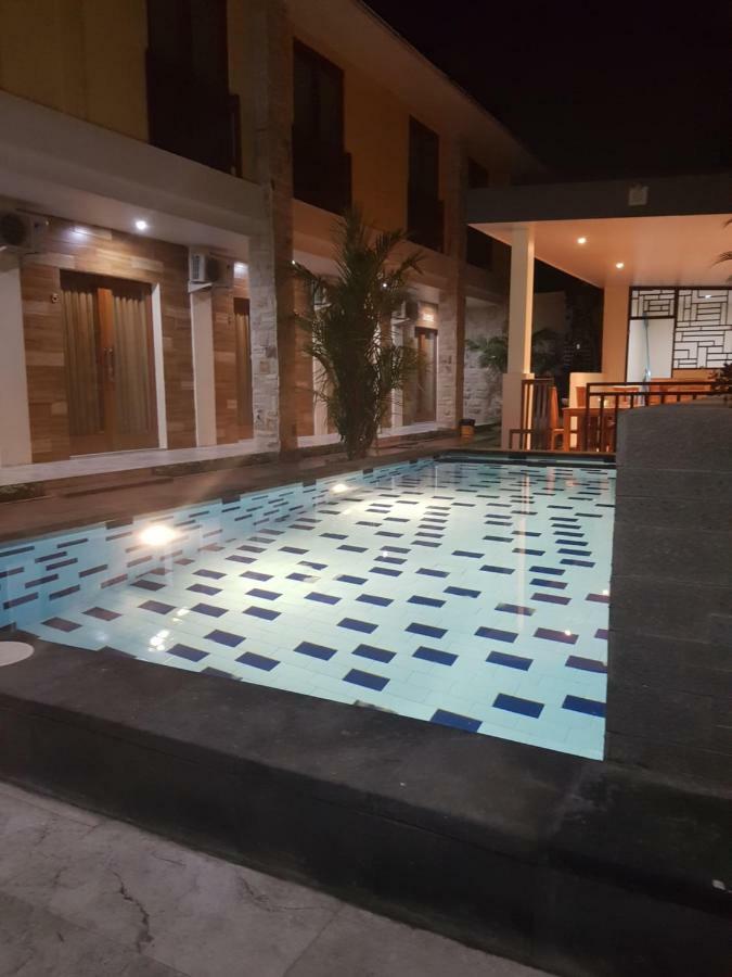 Praba Guesthouse Kuta  Exterior photo