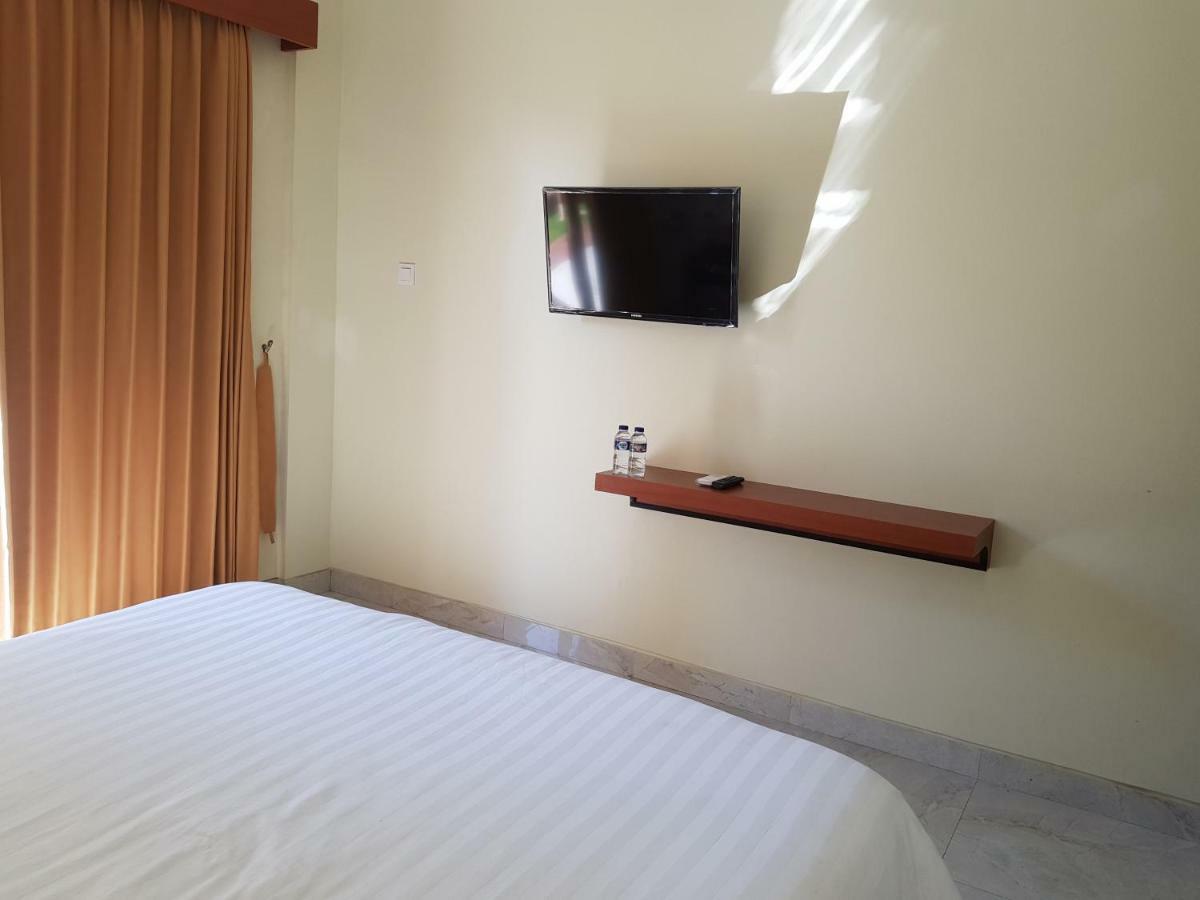 Praba Guesthouse Kuta  Exterior photo