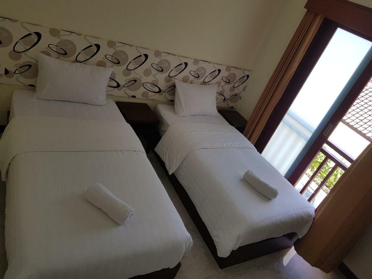 Praba Guesthouse Kuta  Exterior photo